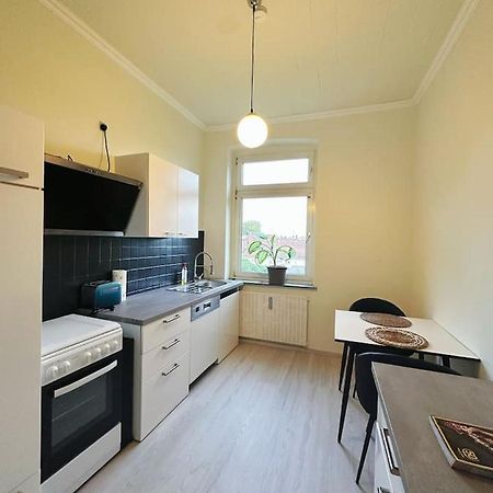 2 Schlafzimmer Waschenspuelmaschine Duisburg Zewnętrze zdjęcie