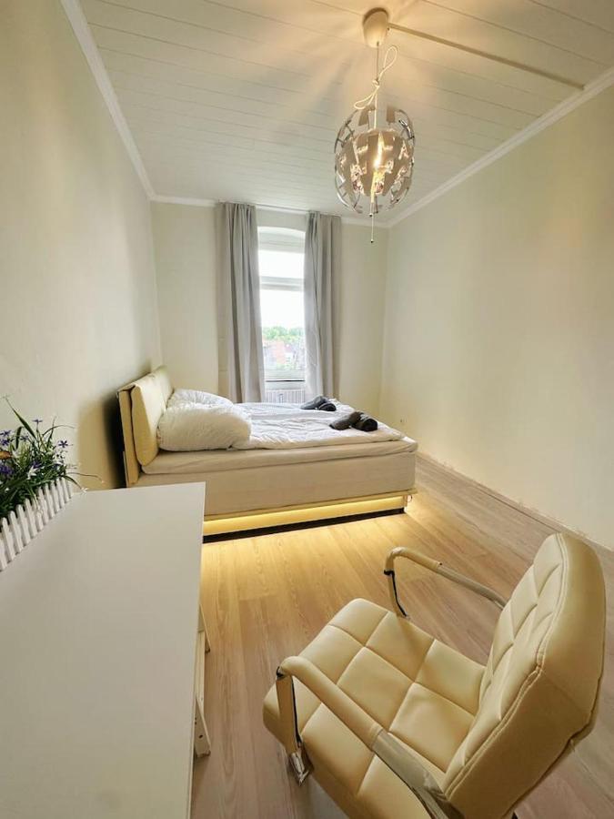 2 Schlafzimmer Waschenspuelmaschine Duisburg Zewnętrze zdjęcie