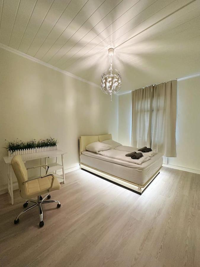 2 Schlafzimmer Waschenspuelmaschine Duisburg Zewnętrze zdjęcie
