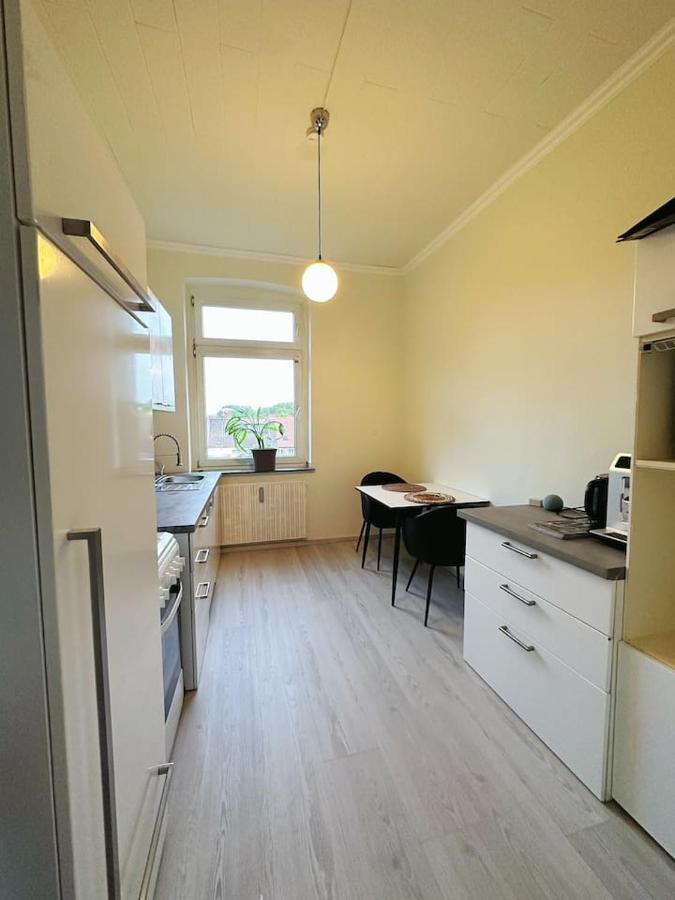 2 Schlafzimmer Waschenspuelmaschine Duisburg Zewnętrze zdjęcie