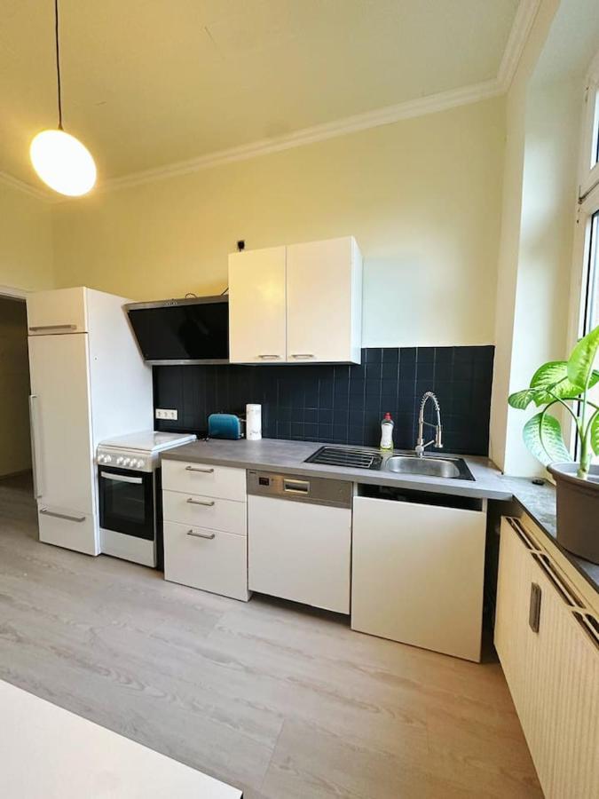2 Schlafzimmer Waschenspuelmaschine Duisburg Zewnętrze zdjęcie