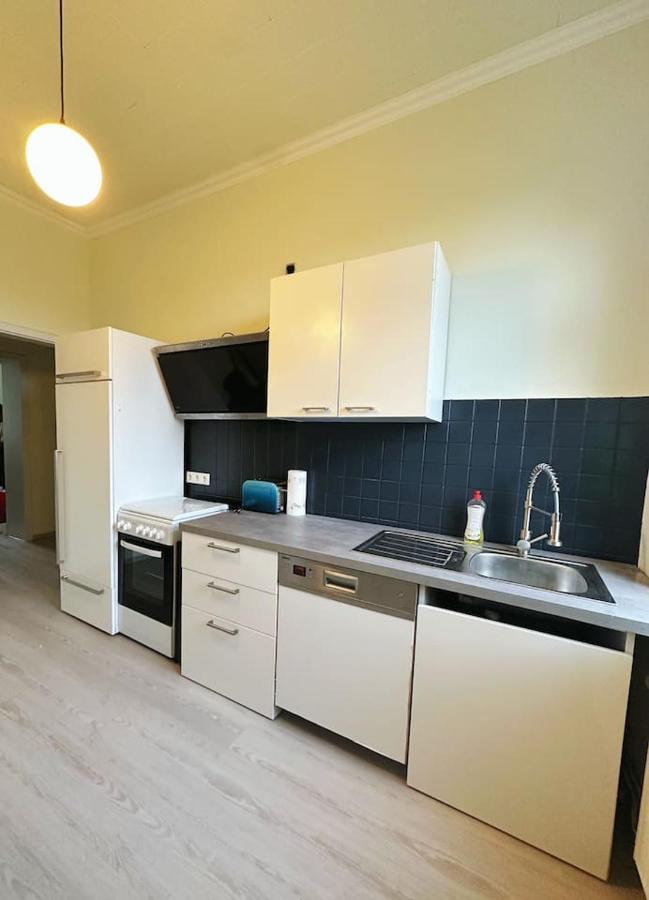 2 Schlafzimmer Waschenspuelmaschine Duisburg Zewnętrze zdjęcie