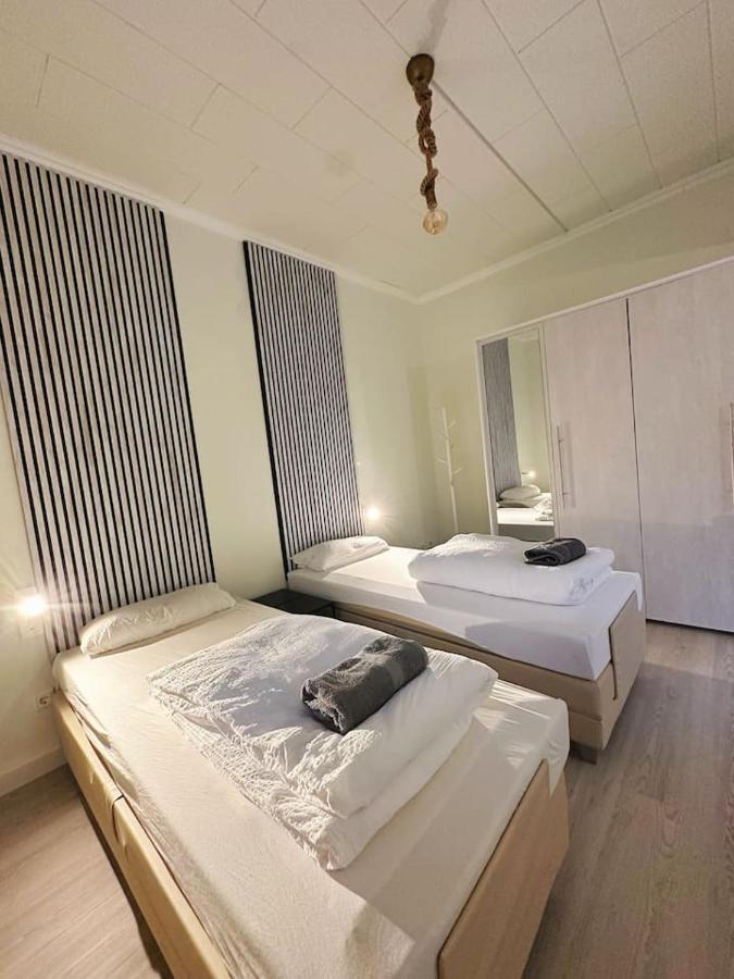 2 Schlafzimmer Waschenspuelmaschine Duisburg Zewnętrze zdjęcie